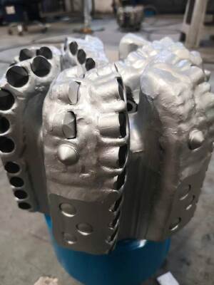 Broca de perfuração PDC para rocha com corpo de aço de 8,5 polegadas, 7 lâminas e cortador primário de 16 mm